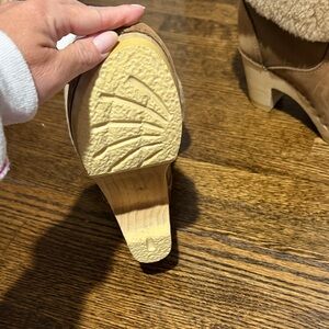 No. 6 Tan Shearling Clogs